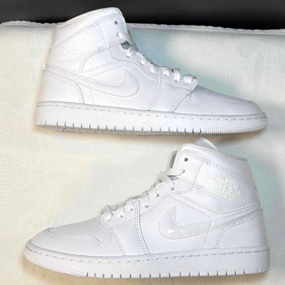 Nike Air Jordan 1 Mid “Triple White” – DV0991-111 | 8.5W - Picture 1 of 10